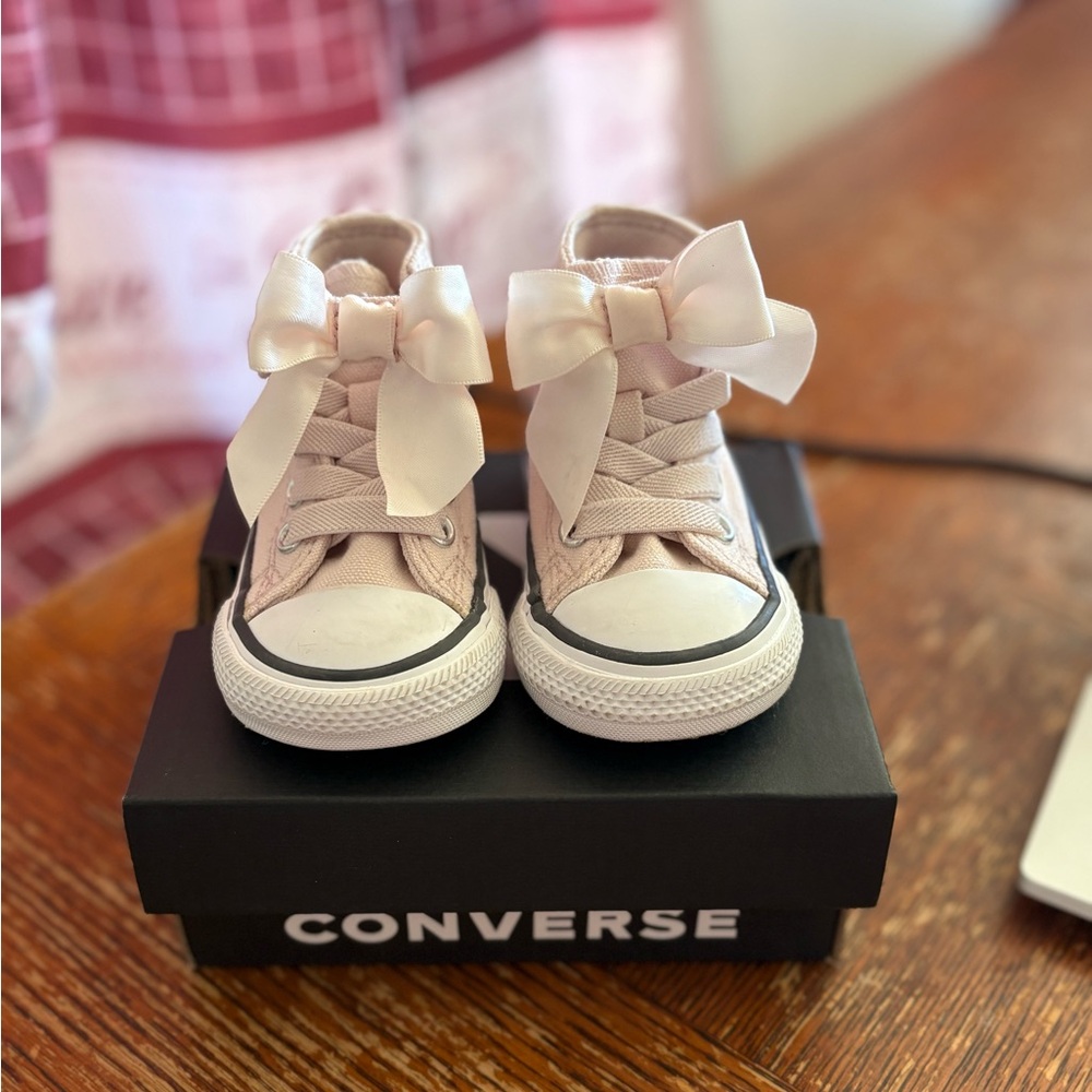 Converse Kids Light Pink Bow High-Top Sneakers